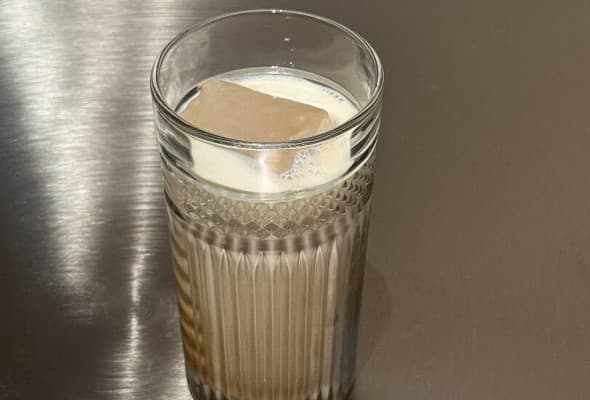 Latte de masala chai helado