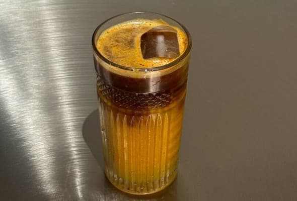 Café helado con naranja